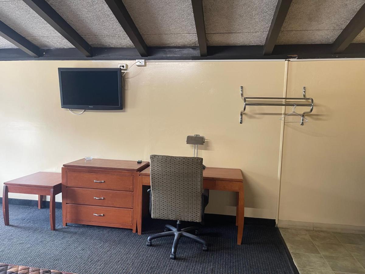 Budget Inn - Madison المظهر الخارجي الصورة