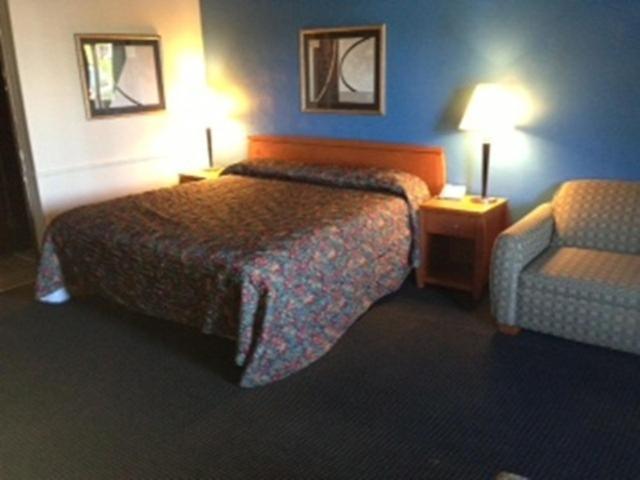 Budget Inn - Madison الغرفة الصورة